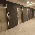 19th Floor Luxury With Pool, Parking *