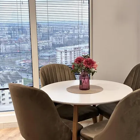 Διαμέρισμα 19th Floor Luxury With Pool, Parking