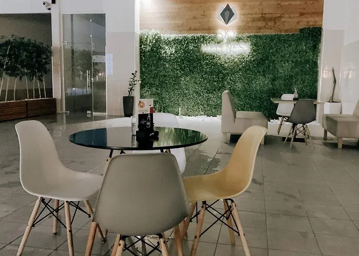 19th Floor Luxury With Pool, Parking *