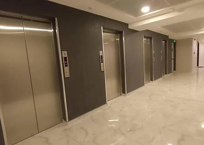 19th Floor Luxury With Pool, Parking *